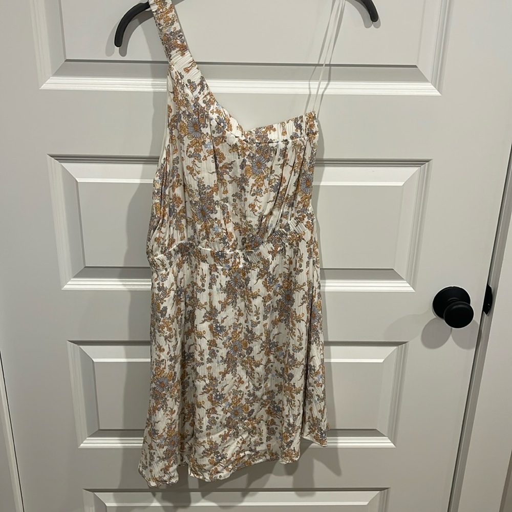 Abercrombie small one shoulder floral dress